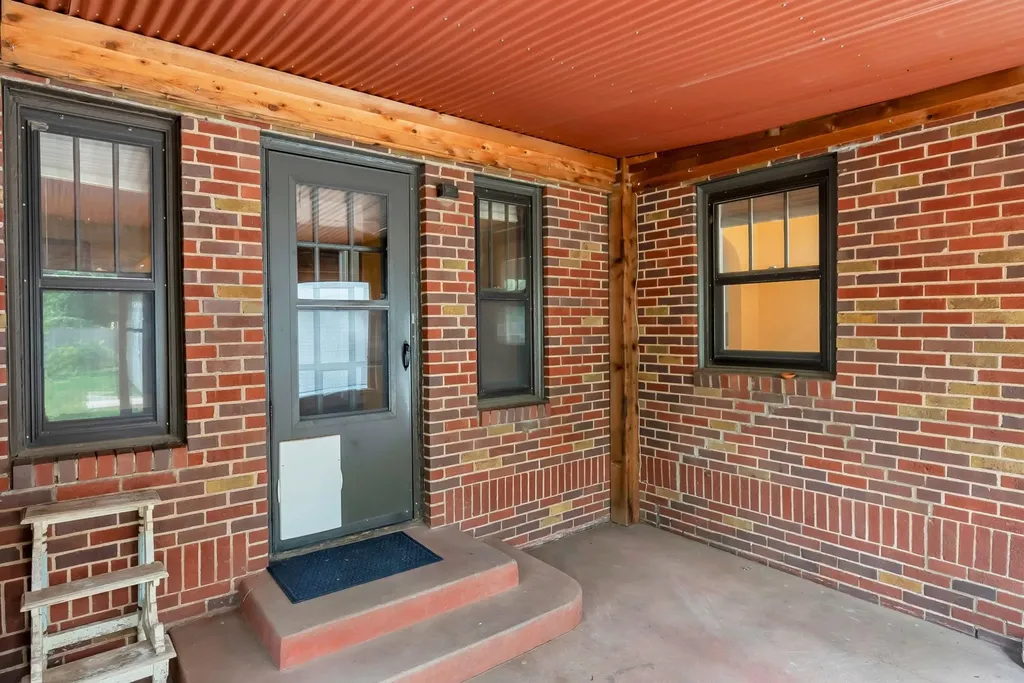 1512 N Woodrow Avenue Wichita KS 67203