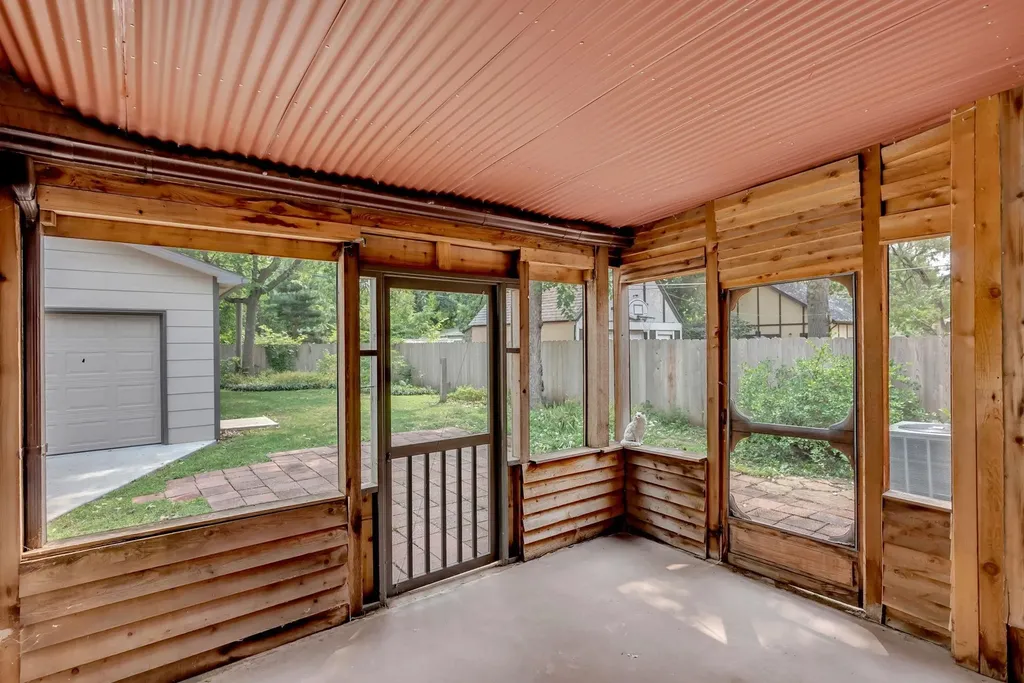 1512 N Woodrow Avenue Wichita KS 67203