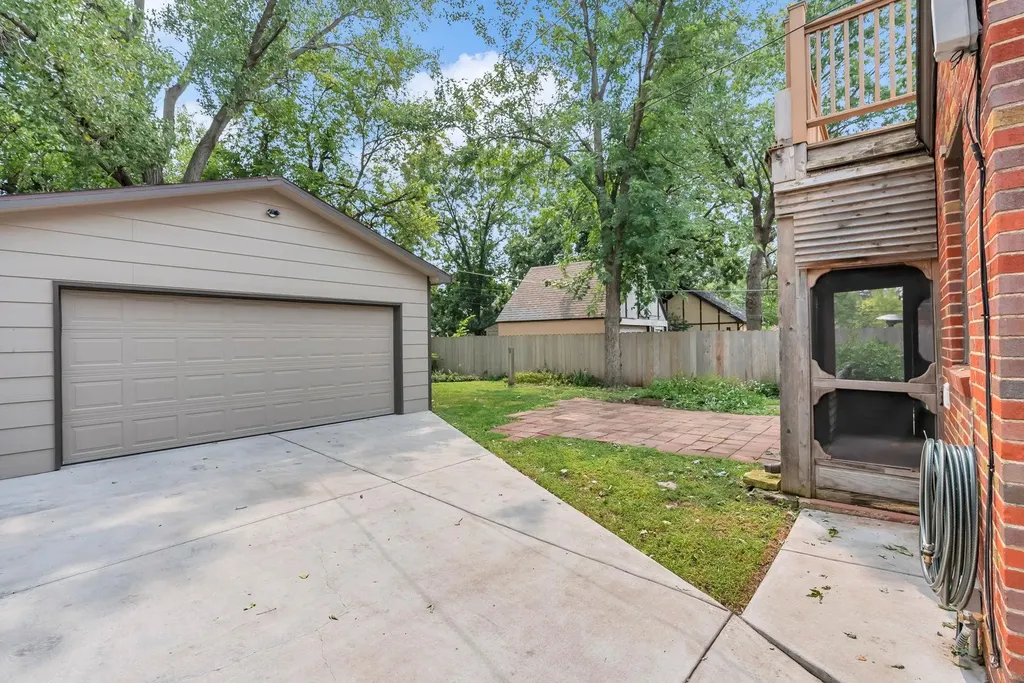 1512 N Woodrow Avenue Wichita KS 67203