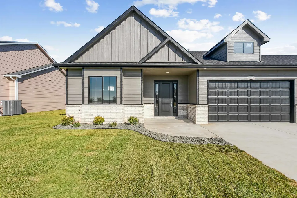 1640 E Appleton Street Valley Center KS 67147