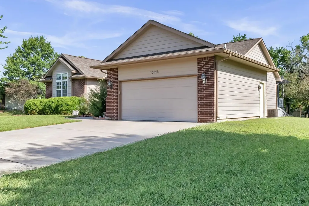 15818 E Woodcreek Street Wichita KS 67230