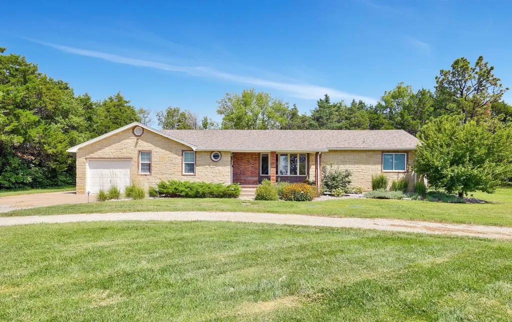 9674 SW 110th Street Augusta KS 67010