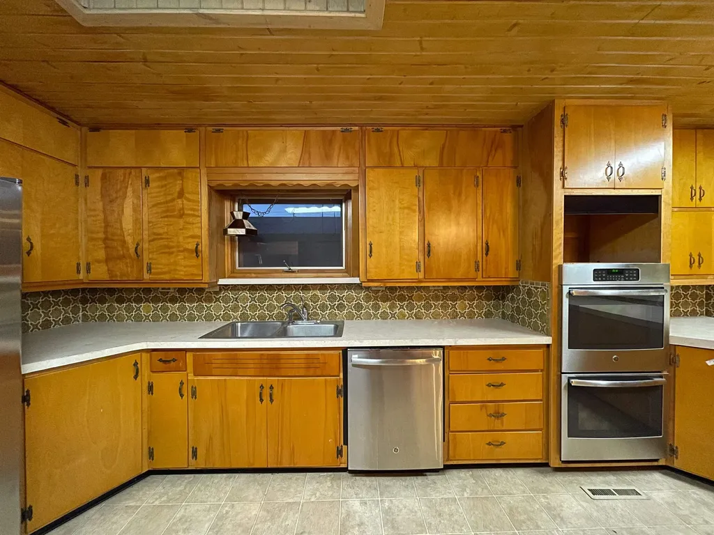 1326 N C Street Arkansas City KS 67005