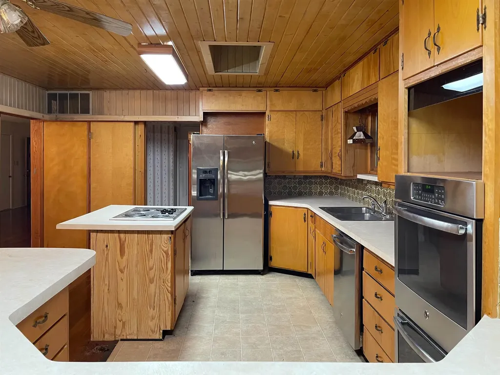 1326 N C Street Arkansas City KS 67005