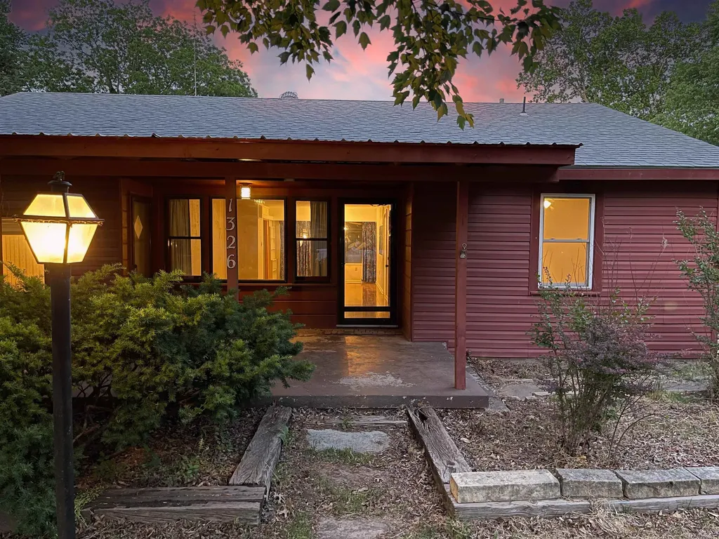 1326 N C Street Arkansas City KS 67005