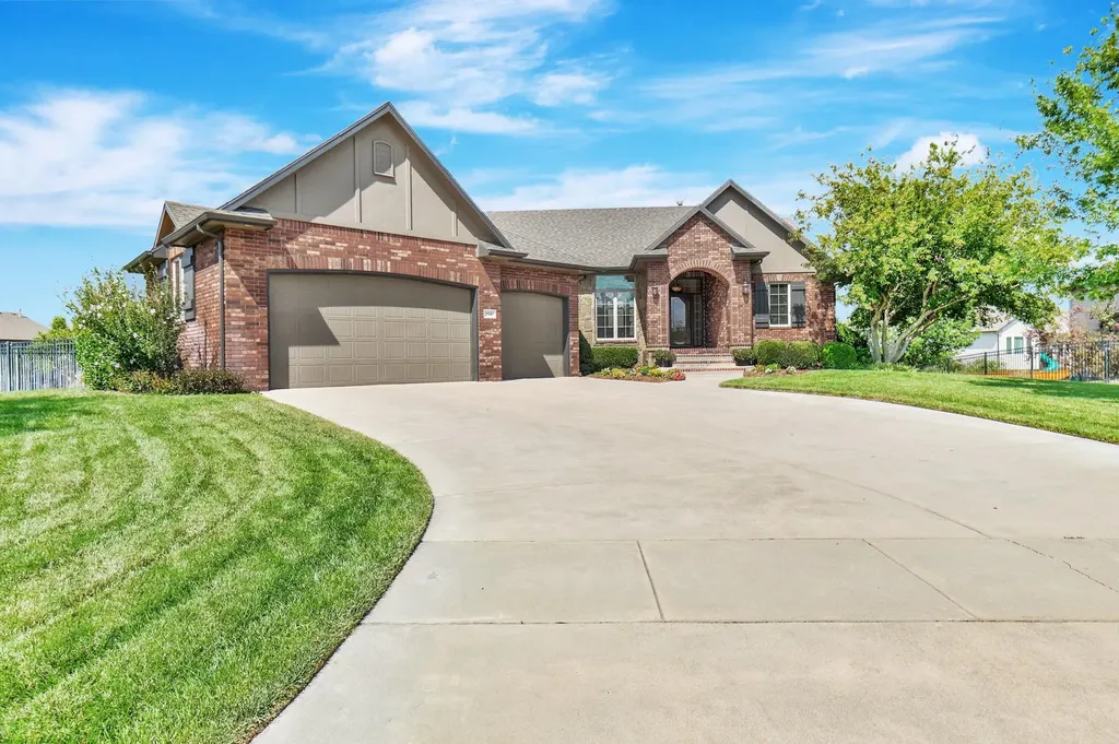 116 N Fawnwood Street Wichita KS 67235