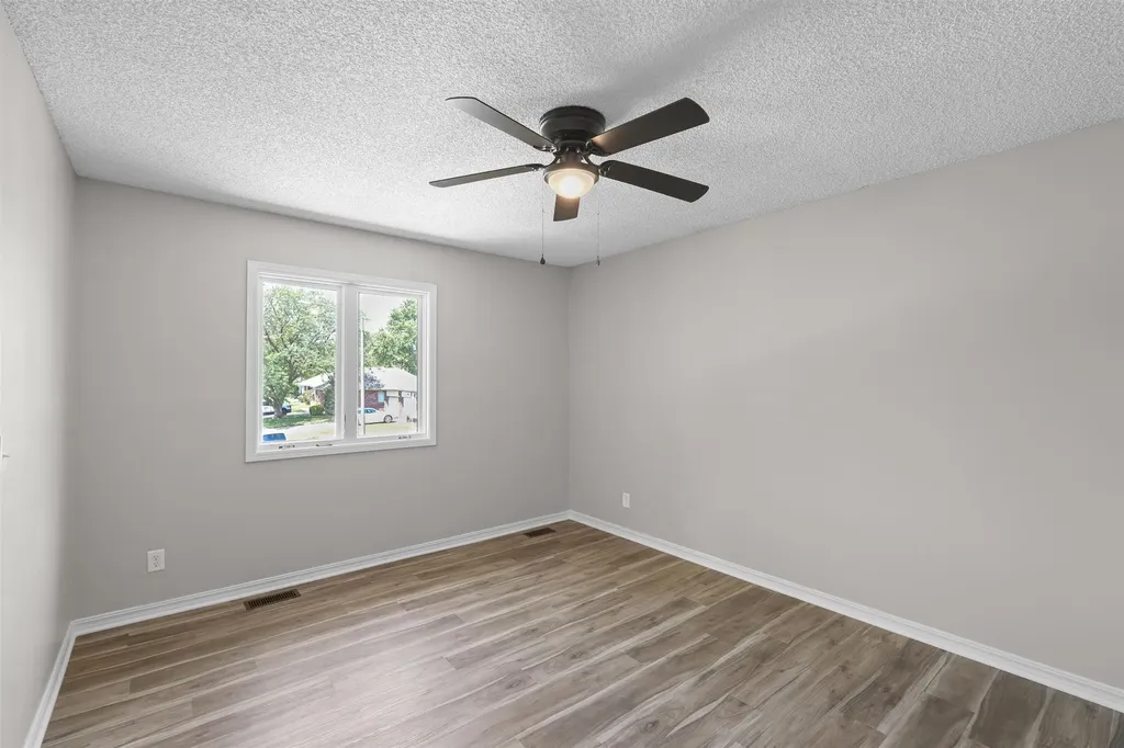 1534 N Valleyview Court Wichita KS 67212