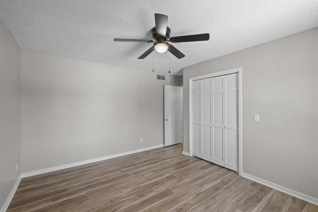 1534 N Valleyview Court Wichita KS 67212