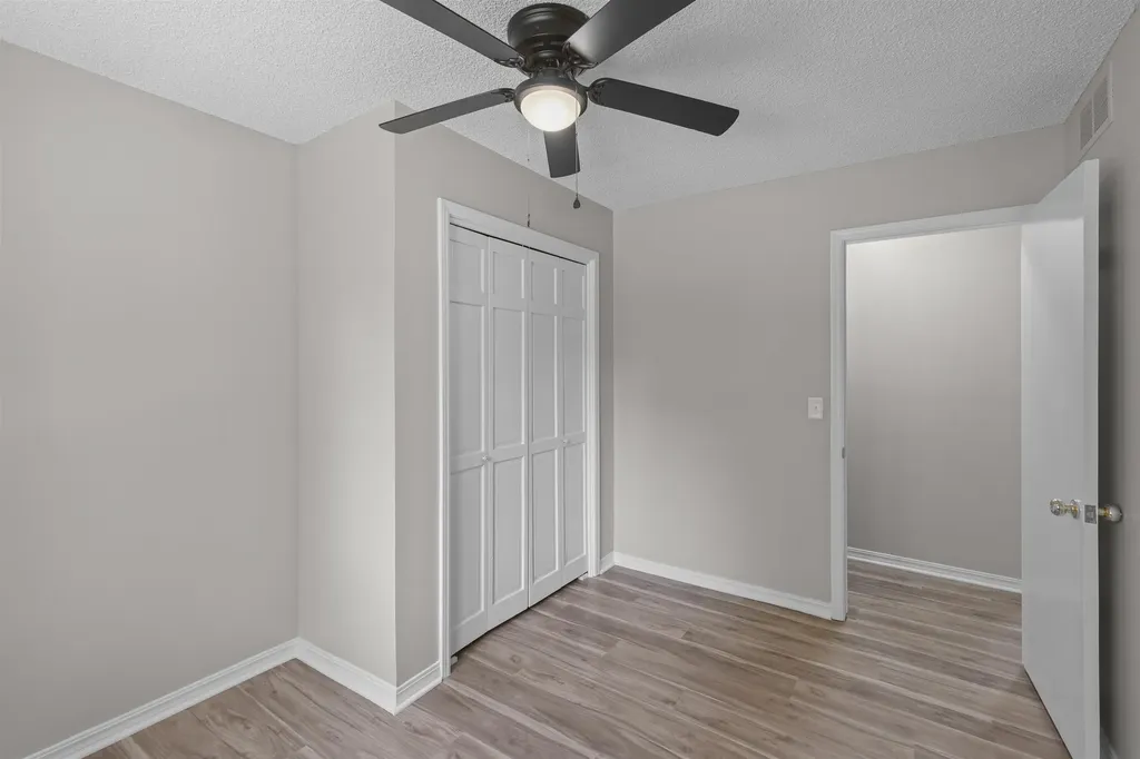 1534 N Valleyview Court Wichita KS 67212