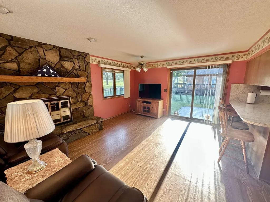 3 Debra Augusta KS 67010
