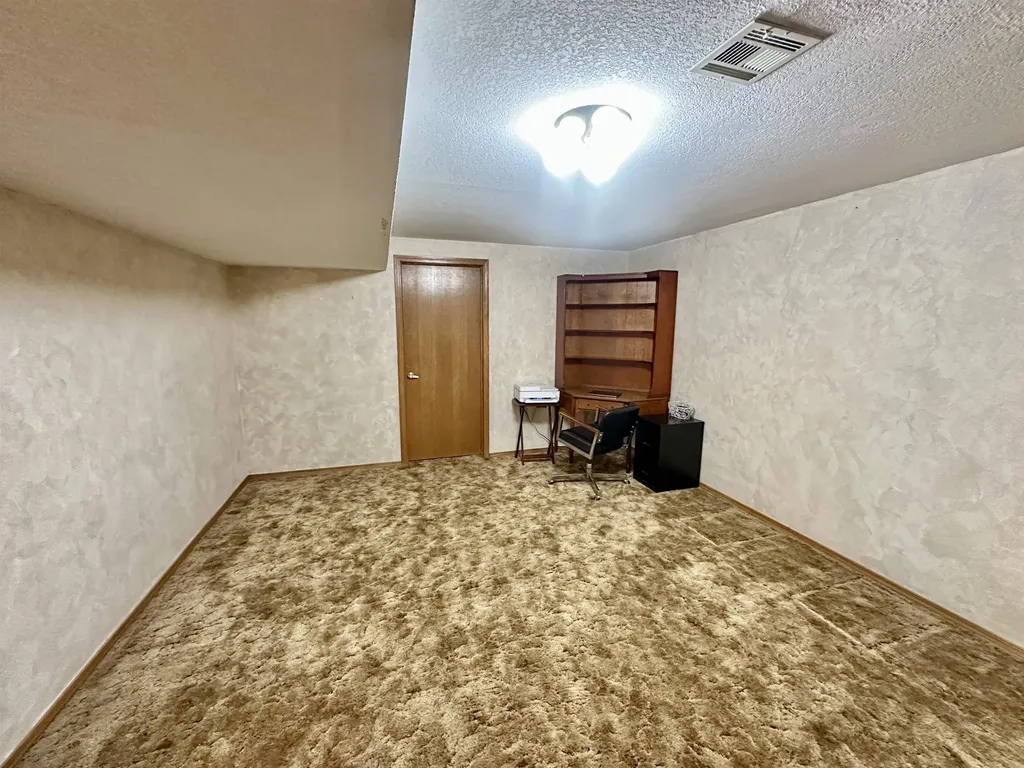 3 Debra Augusta KS 67010