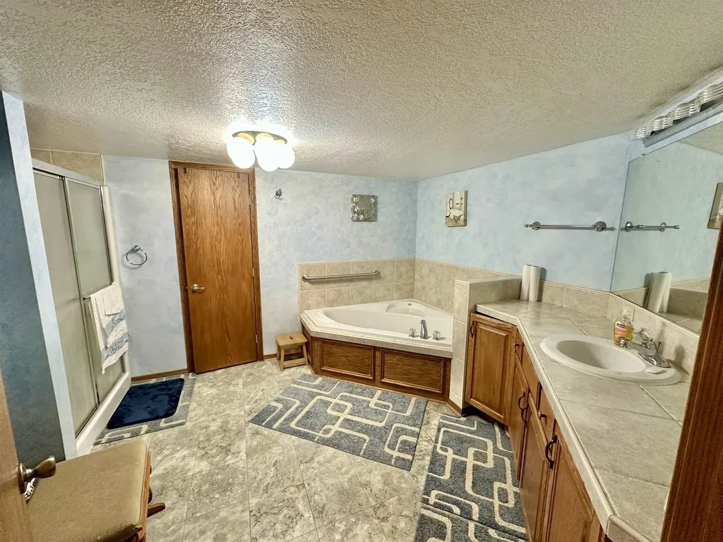 3 Debra Augusta KS 67010