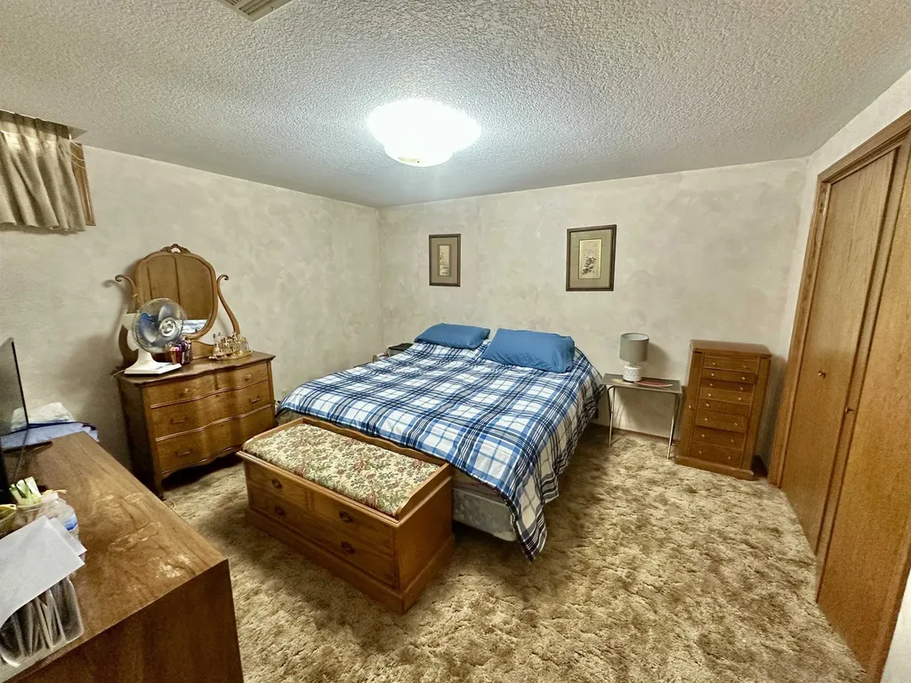 3 Debra Augusta KS 67010