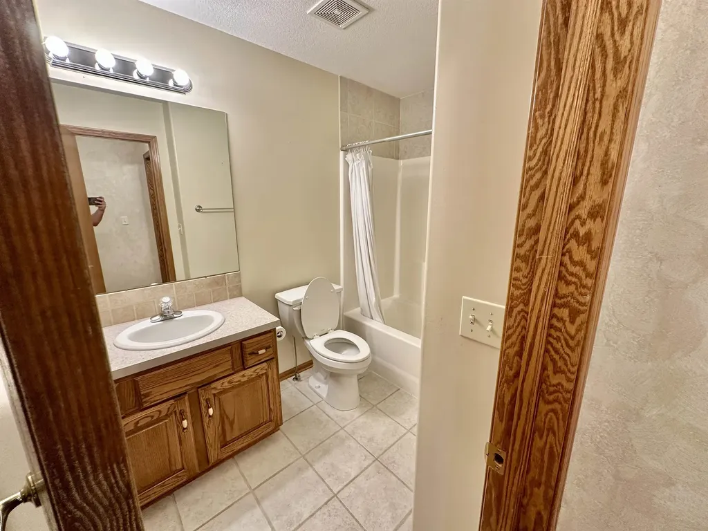 920 E Kelly Augusta KS 67010