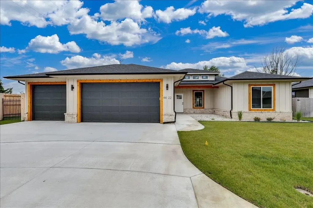 4422 N Sunny Court Wichita KS 67205