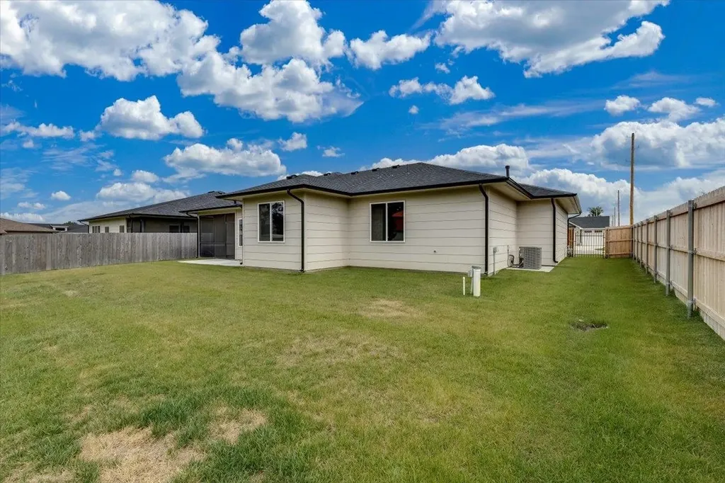 4422 N Sunny Court Wichita KS 67205