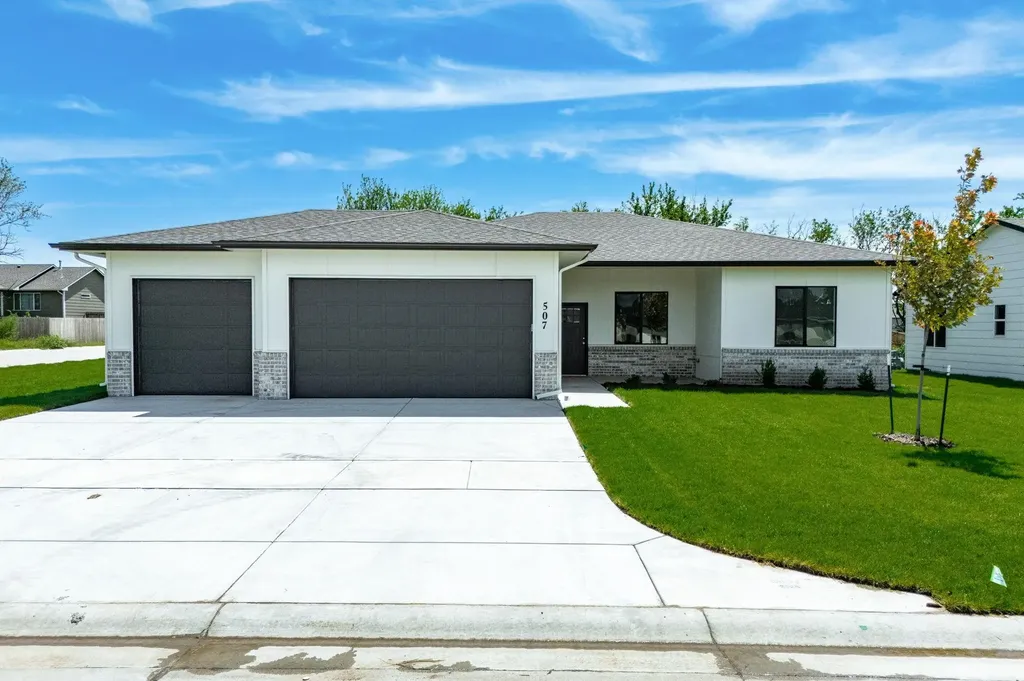 507 E Elmwood Street Park City KS 67147