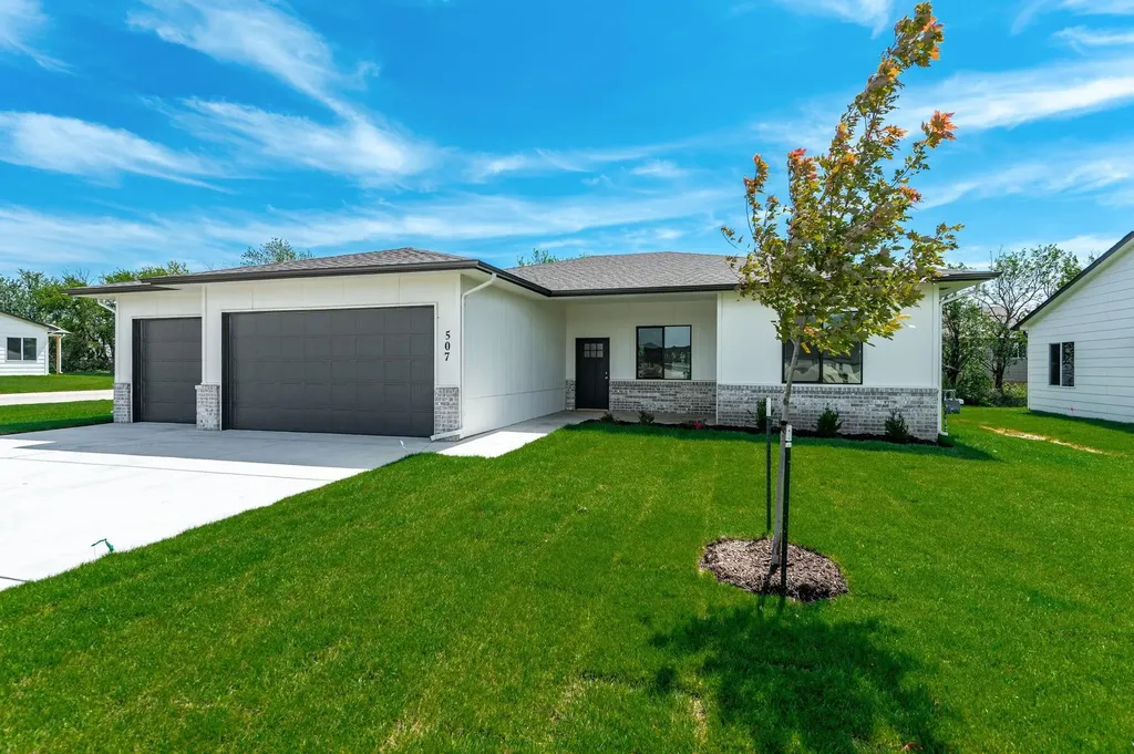 507 E Elmwood Street Park City KS 67147
