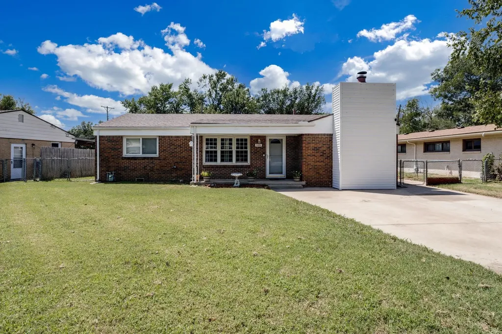 335 N Hillcrest Haysville KS 67060