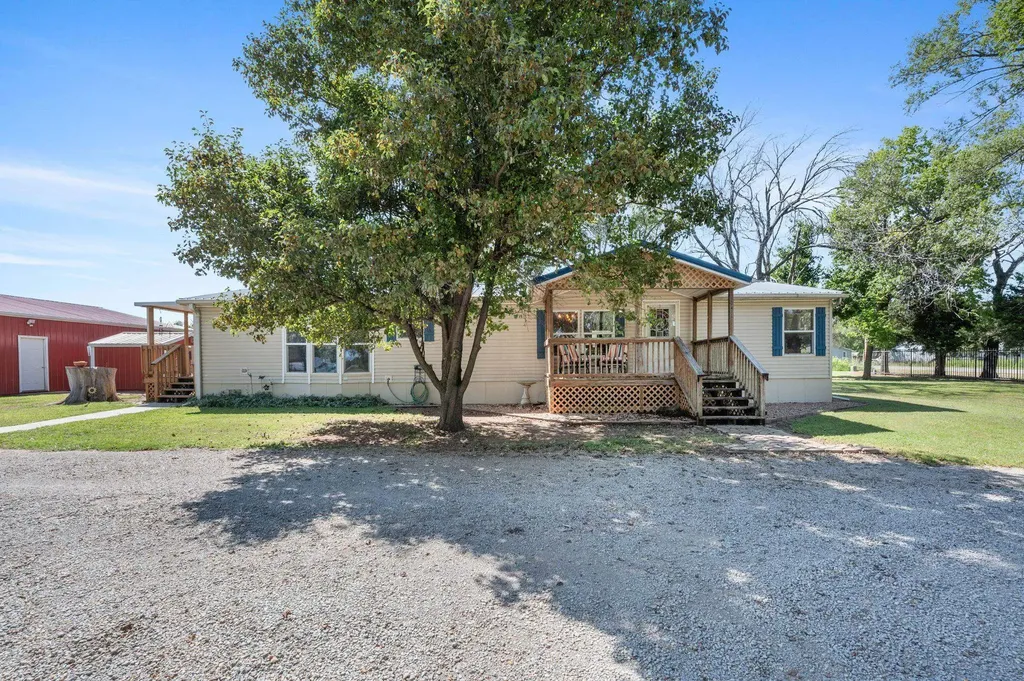 1201 SW 100th Street Augusta KS 67010