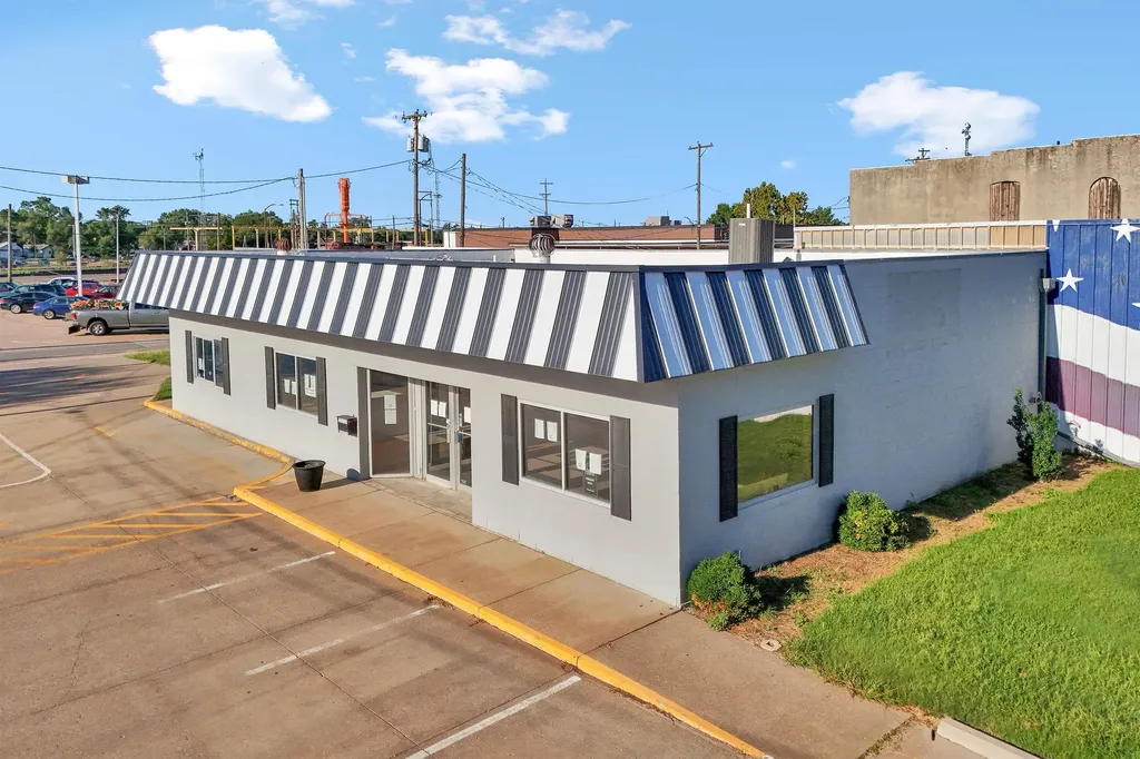 115 W 5th Street Newton KS 67114