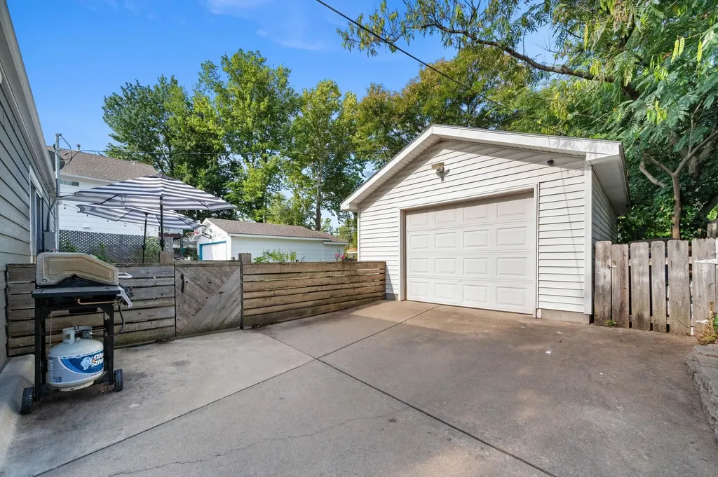 131 S Bleckley Wichita KS 67218