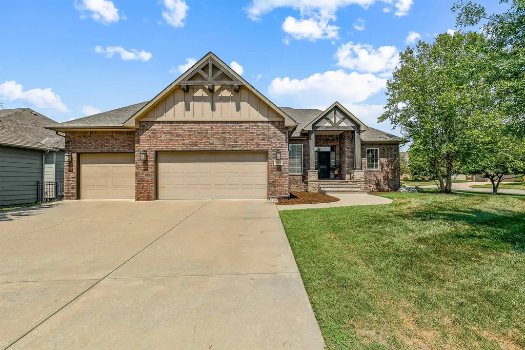 1662 S Logan Pass Andover KS 67002