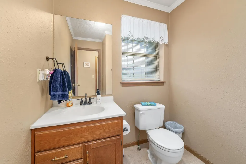 1313 N H Street Wellington KS 67152