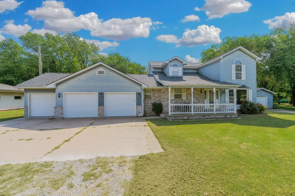 1313 N H Street Wellington KS 67152