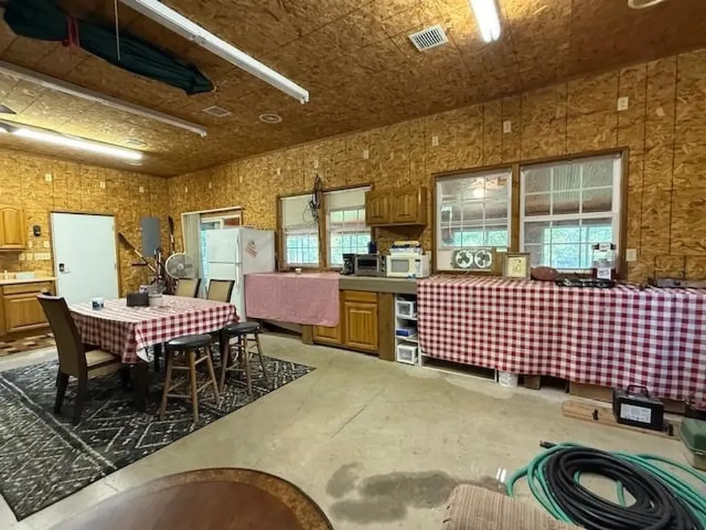 18510 N Westside Drive Erie KS 66733