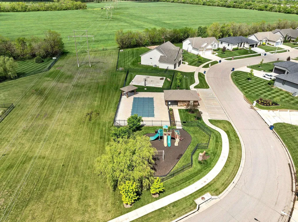 1538 N Shadow Rock Drive Andover KS 67002
