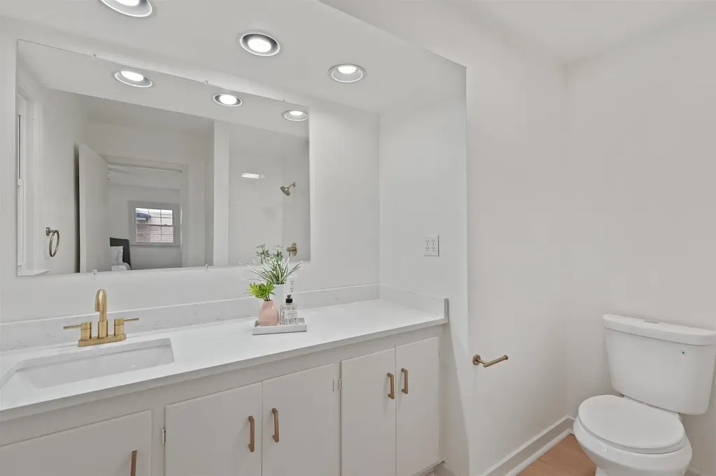 6102 E Jacqueline Wichita KS 67208