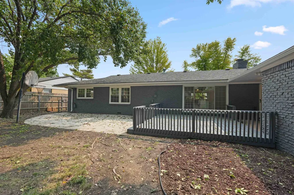 6102 E Jacqueline Wichita KS 67208
