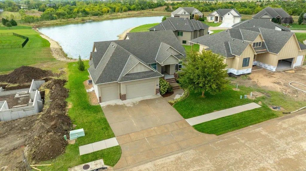 5958 E Forbes Street Bel Aire KS 67220