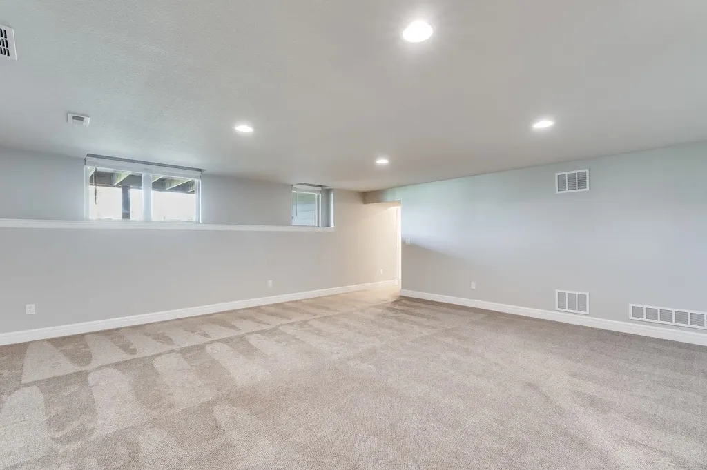 818 N Mccloud Circle Andover KS 67002-8922