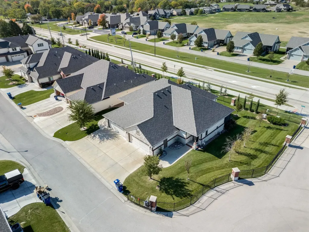 818 N Mccloud Circle Andover KS 67002-8922