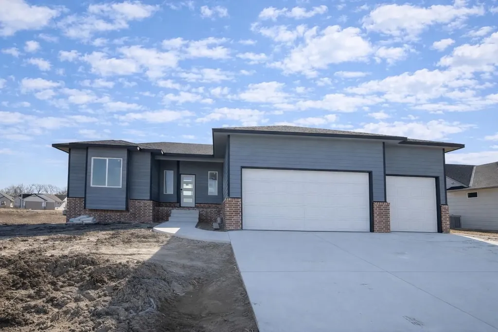 5468 N Toben Drive Bel Aire KS 67226