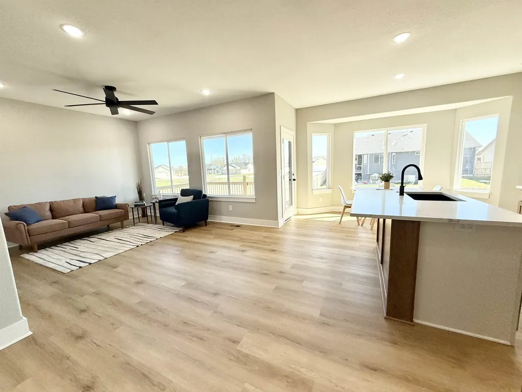 5468 N Toben Drive Bel Aire KS 67226