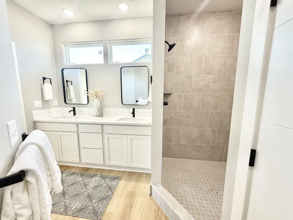 5468 N Toben Drive Bel Aire KS 67226
