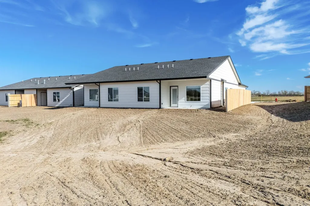 843 S Wybern Street Valley Center KS 67147-8977