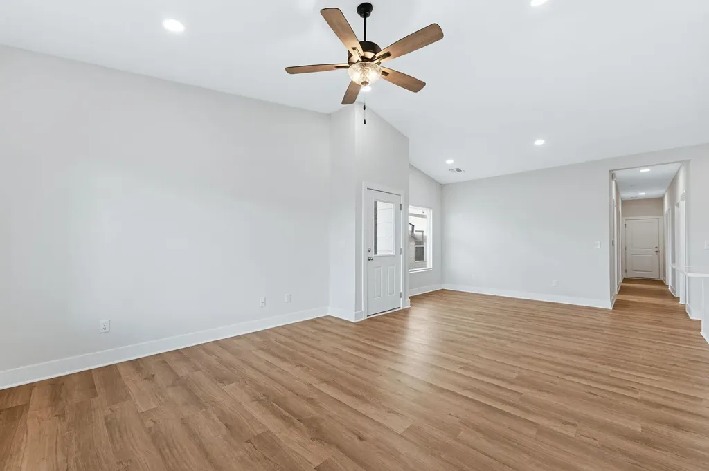 843 S Wybern Street Valley Center KS 67147-8977