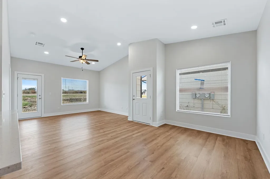 843 S Wybern Street Valley Center KS 67147-8977