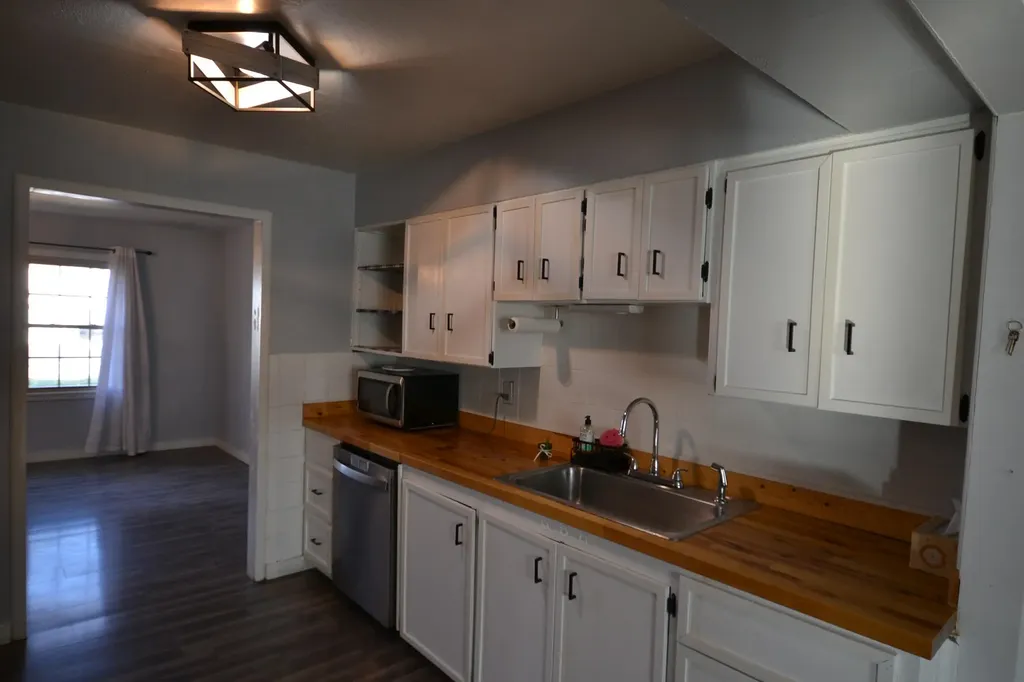 1938 S Bleckley Drive Wichita KS 67218
