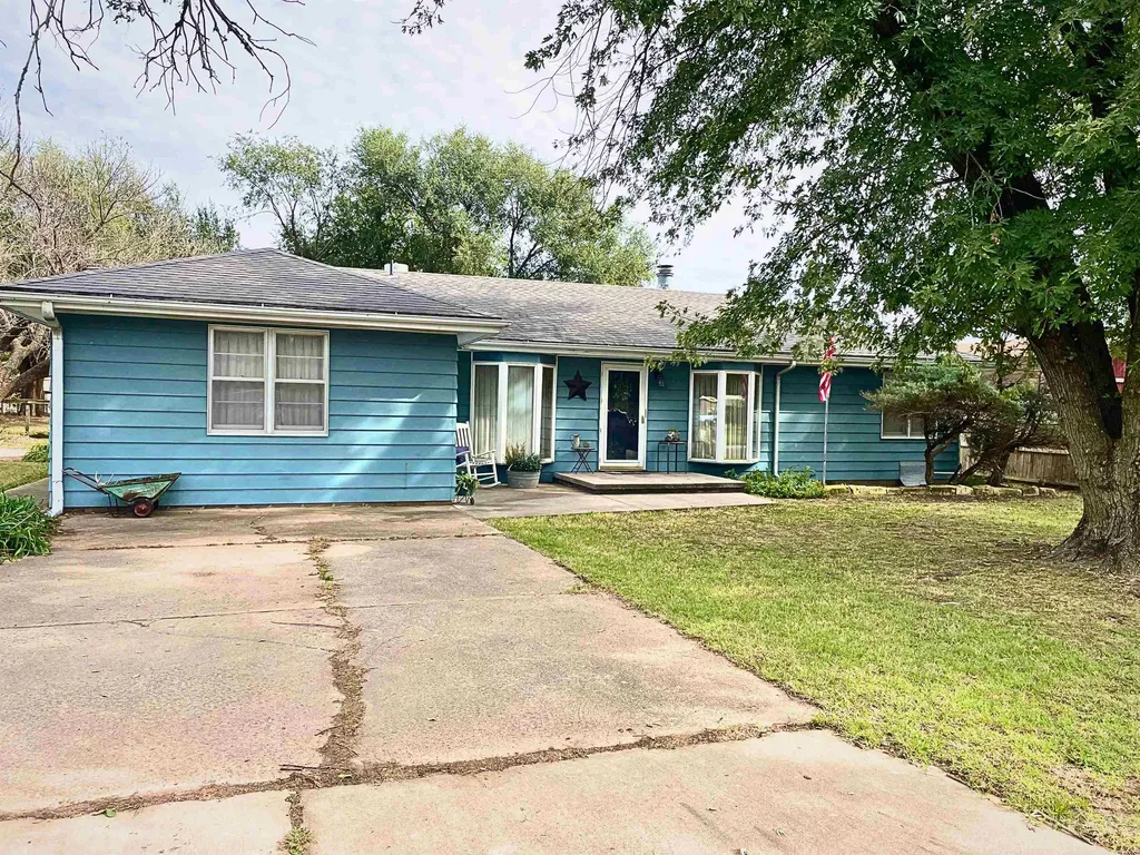 1703 N C Street Wellington KS 67152