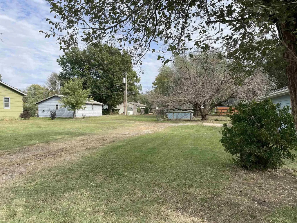 1703 N C Street Wellington KS 67152