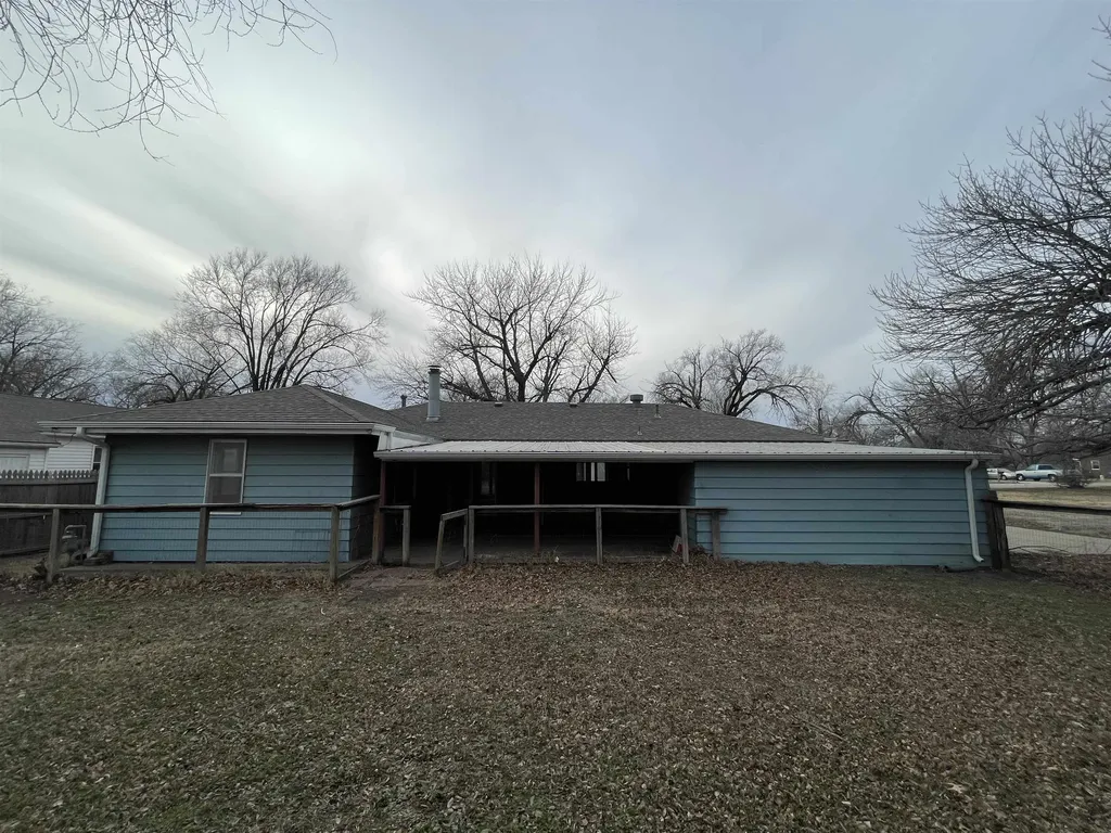 1703 N C Street Wellington KS 67152