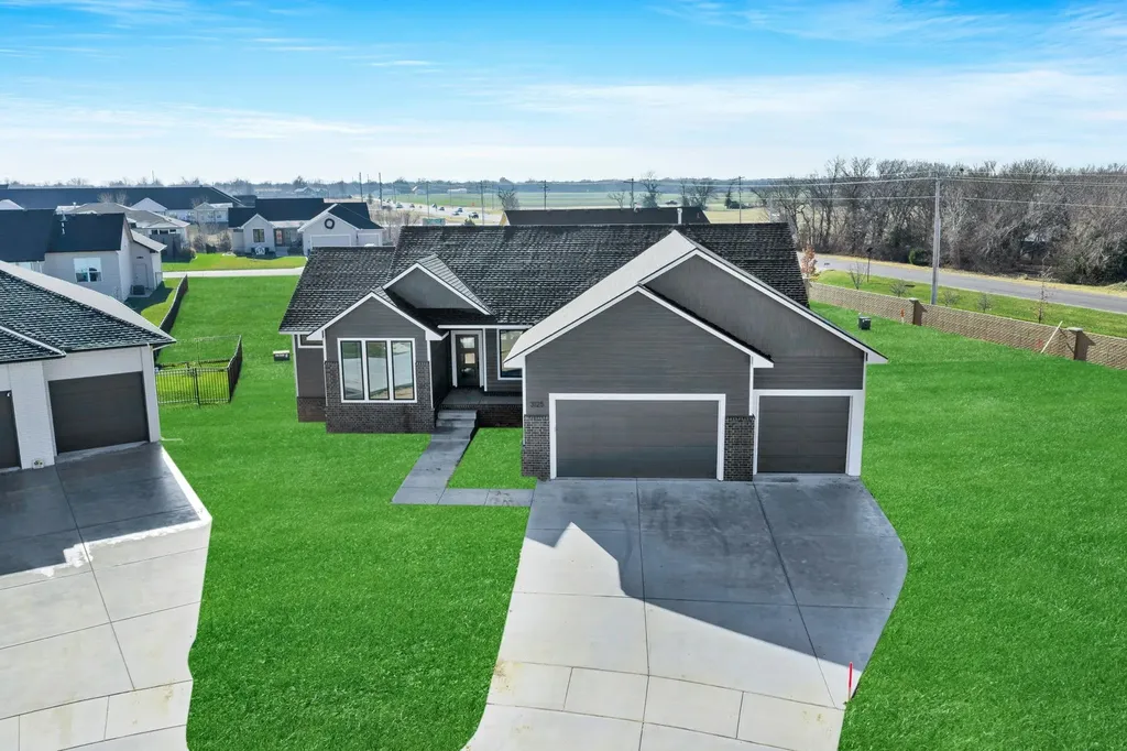 3125 Pine Grove Circle Wichita KS 67205