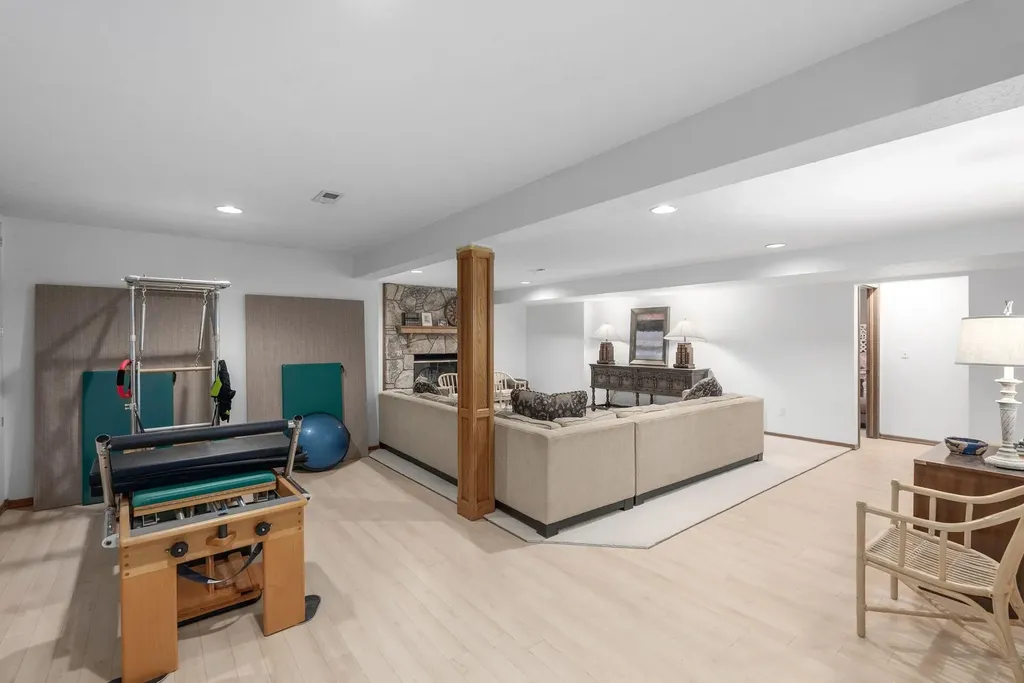 9420 E Bent Tree Circle Wichita KS 67226