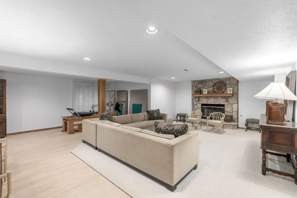 9420 E Bent Tree Circle Wichita KS 67226