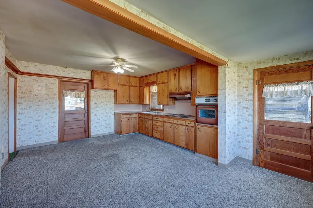 121 W 33rd Avenue Winfield KS 67156